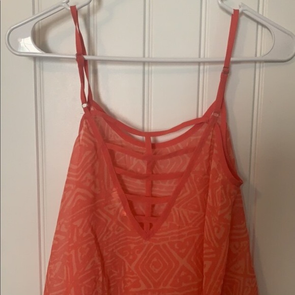 Top - Picture 2 of 2